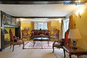 16th Century Manor House 6BR Private Grounds - Image 3