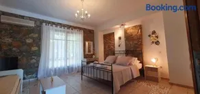 Vila 650 sqm with Private Pool 10 bedrooms with ensuite bathrooms & kitchen to each room Elia Village by Irida Iris Group - Image 3