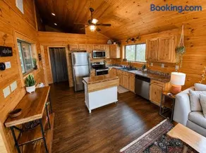 scenic and romantic cabin- 20 min to Blowing Rock - Image 2