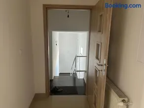 Quiet apartment by the center - Image 3