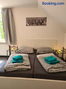 Apartamento con barbacoa, jardín y terraza - Image 2