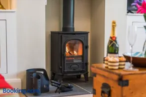 Charming 2-Bed Cottage with Log Burner in Nantwich by 53 Degrees Property - Image 2