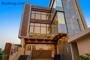 Hotel Mounten View Near PEC & PGI - Image 1