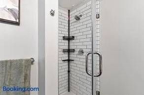 Luxury Highrise Apartment - Image 3