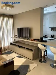 Apto Elegante com Localização Privilegiada e Rooftop incrível - Image 3