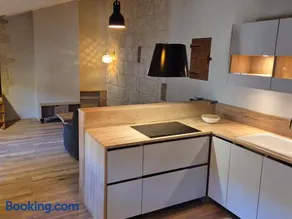 Appartement F4 au sein d'un domaine du 17e siècle rénové - Image 1
