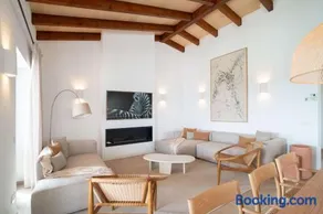 Dreamlike Finca with garden infinity pool panoramic views - Image 2