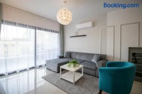 Deluxe Two Bedroom Apartment in Caesar Resort & SPA, Long Beach - Image 3