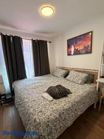 DT Townhome 1BR steps to transit - Image 1