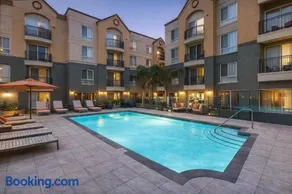 Venice Marina Pool and Spa Luxury Condo - Image 4
