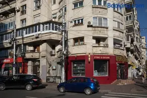 Lion's Unirii Apartment - Image 2