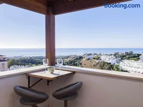 Ático con vistas al mar, piscina y parking - Image 3