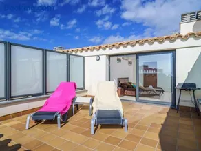 Ático Dúplex con vistas al mar, piscina comunitaria y parking privado, Roses (A221) - Image 3