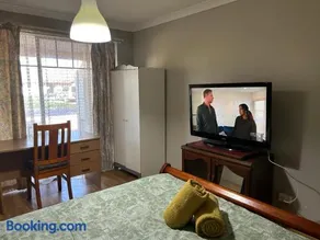 Celia's lovely house - Image 2
