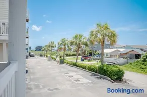 OW 4101 by Oak Island Accommodations - Image 3
