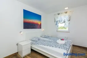 Encantadora casa vacacional totalmente equipada con terraza, jardín y barbacoa - Image 3