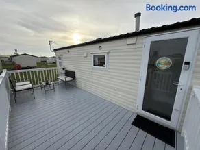 Oceana Holiday Home - Image 2