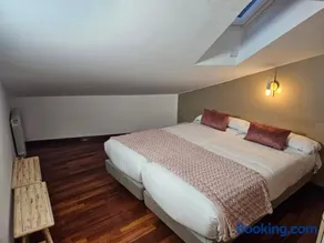 Apartamentos Palacio Azcarate Calle Arzobispo Barroeta - Image 3