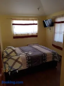 Very cute and spacious complete house with a fireplace! - Image 2