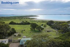 KyKy Retreat in Coorong - Image 1