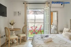 Studio Novena Little Apartments - Image 3