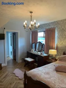 Sleepy Hollow Apartment - Image 4
