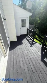 Newly Renovated Home in Williamsburg Hampton Roads Near Military Bases - Image 3