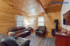 Green Ash Cabin 101 - Image 2