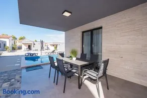 More Exclusive Villas and Spa - Image 4