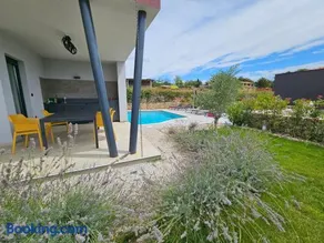 Vila Dora with Private Pool - Image 2
