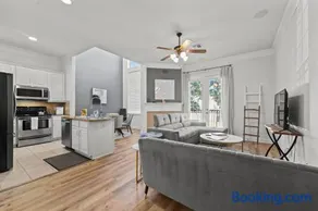 Upscale 3 Bedroom Townhome in M-Streets! - Image 1