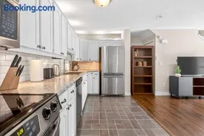 Surrey Two Bedroom Suite with Pool Access - Image 2