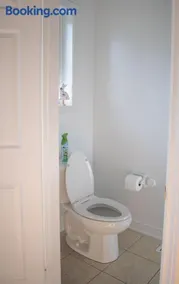 Karibu Home Retreat, near Toronto HWY 401 - Image 2