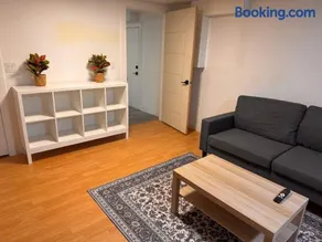 Amalak Homes' Private 2BR Guest Suite North Delta - Image 1