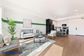 Unique 1-Bedroom DTLA Escape with City Views - Image 1