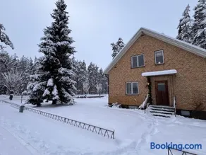Swedish Villa 3bedroom 2living room &Traditional Timber Cabin Near Lakes and hiking 8 sovplatser - Image 3