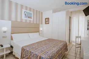 Hotel Gabriella - Image 2