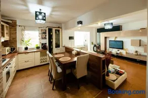 Apartament Lux Crialy - 75 m2 - free parking - Image 3