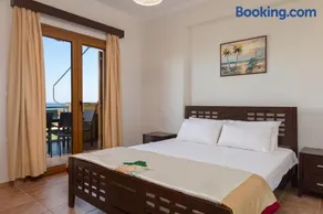 Venetico Beachfront Apartments & Suites - Sea View Suite - Image 2