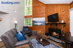 Walk to Slopes & Village at Wintergreen Resort - Image 1