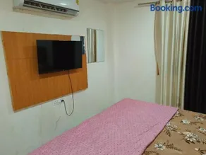 Hotel Tokyo - Image 2