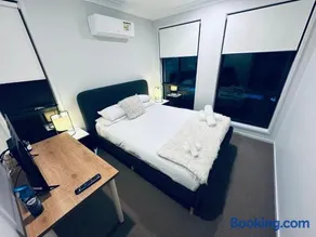 A Private Ensuite with AC and TV - Image 3