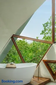 Mamasan Treehouses & Cabins - Image 3