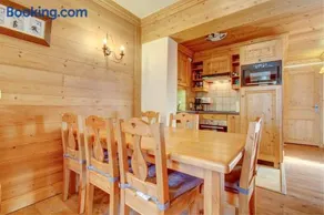 LODGE 8 - Image 2