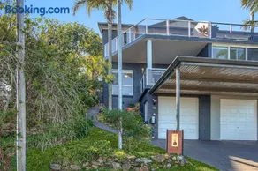 4 bedroom Chic Ocean View Home with Heated Pool, Fireplace and Hot Tub! - Image 2