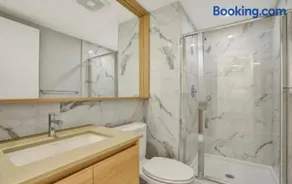Cozy private bedroom and bathroom - Image 1