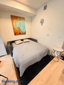 The Traverse - Long-Stay Ski-In Ski-Out Studio at RED Mountain, Rossland - Image 3