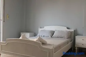 Sarris apartment - Image 2