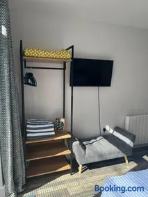 Entire guest suite in Four Mile Bridge, Rhoscolyn - Image 4