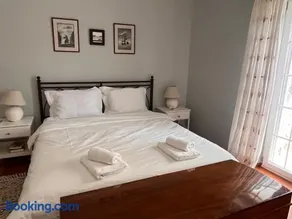 The Elegant Summer House - Image 2